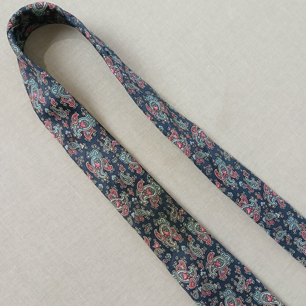 Vintage Gant Blue Paisley Silk Mens Necktie classic 70s 80s red cream retro - Picture 3 of 8
